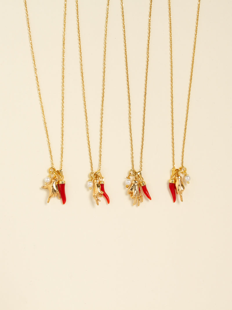 Collana Girocollo Corno in corallo e manine